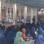 FOTO: Ratusan emak-emak Desa Beringin, Kecamatan Dasuk, Kabupaten Sumenep, saat mendeklarasikan dukungan kepada pasangan calon Bupati Achmad Fauzi Wongsojudo dan KH Imam Hasyim (FAHAM).
