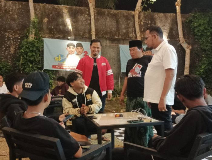 FOTO: Calon Bupati Sumenep Nomor Urut 02, Achmad Fauzi Wongsojudo, saat menghadiri Turnamen Free Fire & Mobile Legend Sumenep, yang di selenggarakan di salah satu cafe wilayah setempat, Minggu (10/11/2024).