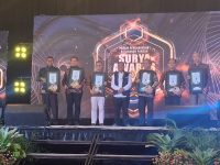 FOTO: Pemerintah Kabupaten Sumenep menerima penghargaan bergengsi dari Harian Surya dan TribunJatimNetwork dalam peringatan Hari Ulang Tahun (HUT) Harian Surya ke-35.