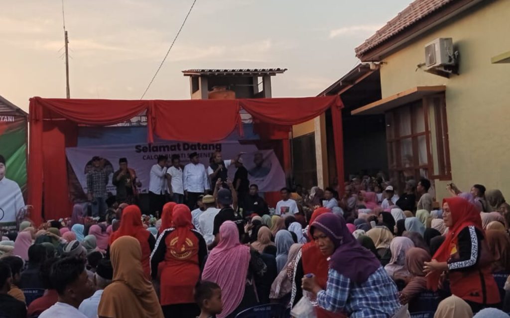 Achmad Fauzi Sapa Ribuan Emak-Emak di Sapeken, Diminta Lanjutkan ‘Bismillah Melayani’