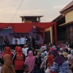 FOTO: Calon Bupati Sumenep, Achmad Fauzi Wongsojudo, disambut antusias ribuan emak-emak di Desa Sapeken.