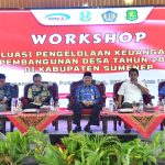 FOTO: Sekretaris Daerah Kabupaten Sumenep Edi Rasiyadi (tengah), saat menghadiri Workshop Evaluasi Pengelolaan Keuangan dan Pembangunan Desa 2024 di Kabupaten Sumenep, di Pendopo Agung Keraton, Senin (18/11/2024).