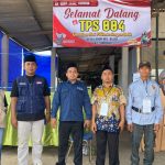 FOTO: Panitia Pemungutan Suara (PPS) Desa Lobuk, Kecamatan Bluto, saat meninjau salah satu TPS di desa setempat.