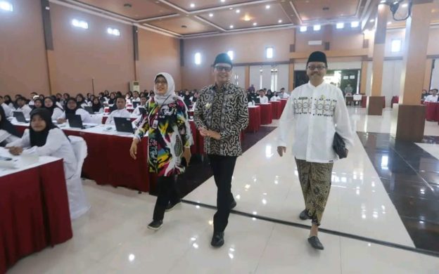 Foto: Pj Bupati Pamekasan Masrukin di lokasi Tes CPNS 2024, Gedung Prima Jaya Abadi, Desa Larangan Tokol, Kecamatan Tlanakan.