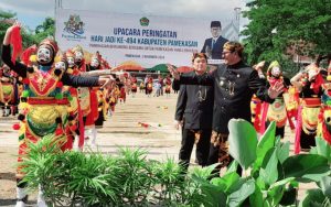 Upacara Hari Jadi Kabupaten Pamekasan ke-494 Berlangsung Khidmat dengan Pakaian Adat dan Tarian Tradisional