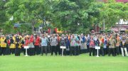 FOTO: Para ASN di lingkungan Pemkab Sumenep saat mengikuti apel gabungan, di halaman kantor Bupati Sumenep, Kamis (02 Januari 2025).