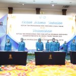 FOTO: Serah terima jabatan Ketua Tim Penggerak (TP) Pemberdayaan Kesejahteraan Keluarga (PKK) dan Ketua Pembina Posyandu Kabupaten Sumenep, periode 2025-2030 di Gedung Grahadi, Surabaya, Minggu (2/3/2025).
