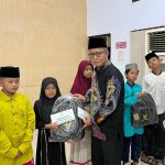 FOTO: Pengurus JMSI Kabupaten Sumenep saat menggelar buka puasa dan santunan anak yatim dalam kegiatan JMSI berbagi berkah Ramadan, bertempat di Aula Bappeda Sumenep, Senin (17/03/2025).