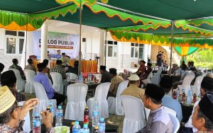 FOTO: Dialog Publik yang digagas Forum Lintas Tokoh (FLT) Giliraja, Kecamatan Giligenting, menghadirkan Wakil Bupati Sumenep, Manager PLN UP3 Madura dan Anggota DPRD Sumenep. Minggu (20 April 2025), di Ponpes Al-Arief Jate.