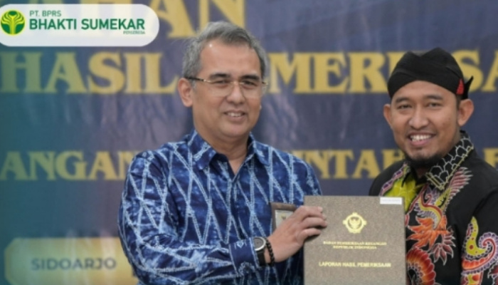 FOTO: Bupati Sumenep, Achmad Fauzi Wongsojudo saat menerima penghargaan opini Wajar Tanpa Pengecualian (WTP) dari BPK RI atas LKPD Tahun Anggaran 2024.