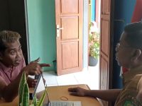FOTO: Tangkap layar video berdurasi 2.58 detik memperlihatkan ketegangan di ruang guru Sekolah Dasar Negeri (SDN) Duko 1, Kecamatan Arjasa, Pulau Kangean, Sumenep, Jawa Timur, antara oknum LSM dan guru.