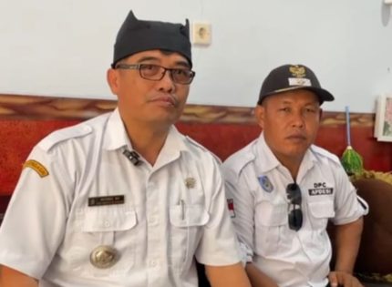 FOTO: Kepala Desa Kandangan, Riyono, saat diwawancarai media, Kamis (26/6/2025).