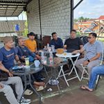 FOTO: Para ketua asosiasi wartawan dan media saat berkumpul menyatakan sikap atas siaran pers PT. KEI kepada sejumlah media yang dinilai merendahkan profesi wartawan.