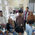 FOTO: Baznas Kabupaten Sumenep bekerja sama dengan Kemenag menggelar khitanan massal gratis serta penyaluran santunan bagi anak yatim dan penyandang disabilitas.