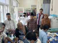 FOTO: Baznas Kabupaten Sumenep bekerja sama dengan Kemenag menggelar khitanan massal gratis serta penyaluran santunan bagi anak yatim dan penyandang disabilitas.