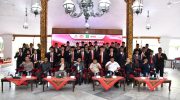 FOTO: Dewan Pimpinan Cabang (DPC) Persaudaraan Kepala Desa Indonesia (PKDI) Kabupaten Sumenep periode 2025–2030 resmi dikukuhkan pada Rabu, 23 Oktober 2025, di Pendopo Keraton Sumenep.