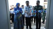 FOTO: Bupati Bondowoso, Drs. KH. Abdul Hamid Wahid, meresmikan Satuan Pelayanan Pemenuhan Gizi (SPPG) milik Yayasan Baitul Hikmah Al-Imraniyyah di Desa Mangli, Kecamatan Pujer, Rabu (6/8/2025).