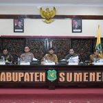 FOTO: Bupati Sumenep, H. Achmad Fauzi Wongsojudo, saat memimpin rapat penetapan Titik Impas Harga Tembakau (TIHT) 2025, di Kantor Bupati, Senin (11/8/2025).