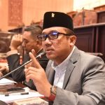 FOTO: Ketua Komisi I DPRD Kabupaten Sumenep Darul Hasyim Fath, saat memimpin fit and proper test terhadap 11 calon komisioner Komisi Informasi (KI) Kabupaten Sumenep, di gedung DPRD Sumenep, Rabu (13/8/2025).
