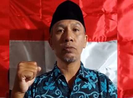 FOTO: Ach Mustaqim, mantan anggota Jamaah Islamiyah asal Sumenep, tampil memberikan pesan damai dan persatuan menjelang peringatan Hari Ulang Tahun ke-80 Republik Indonesia. (Ist/wartazone.com)