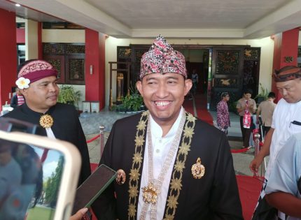 FOTO: Bupati Sumenep, Achmad Fauzi Wongsojudo, usai peringatan Hari Ulang Tahun (HUT) ke-80 Republik Indonesia, di kantor Bupati Sumenep. Minggu (17 Agustus 2025).