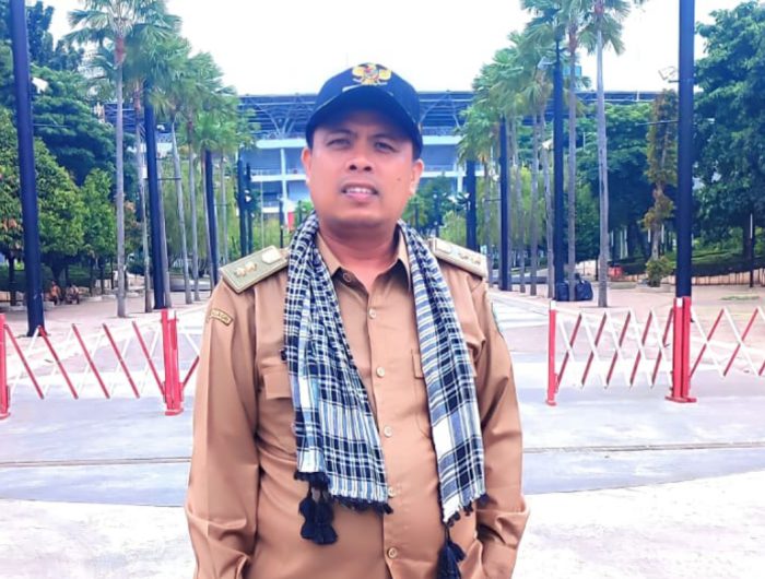 FOTO: Kepala Desa Sapeken, Kecamatan Sapeken, Kabupaten Sumenep, Joni Junaidi. (Ist/wartazone.com)