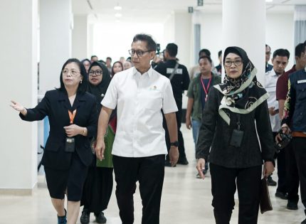 FOTO: Menteri Kesehatan Republik Indonesia, Budi Gunadi Sadikin, saat kunjungan kerja ke Rumah Sakit Baghraf Health Care (BHC) di Jalan Jokotole, Desa Babbalan, Kabupaten Sumenep, Kamis (28/8/2025).