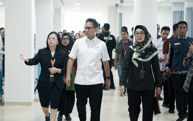 FOTO: Menteri Kesehatan Republik Indonesia, Budi Gunadi Sadikin, saat kunjungan kerja ke Rumah Sakit Baghraf Health Care (BHC) di Jalan Jokotole, Desa Babbalan, Kabupaten Sumenep, Kamis (28/8/2025).