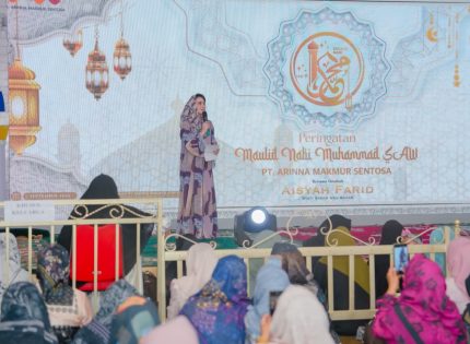 FOTO: PT Arinna Makmur Sentosa menggelar peringatan Maulid Nabi Muhammad SAW 1447 H. Ahad, 7 September 2025, bertempat di halaman PT Arinna Makmur Sentosa, Dusun Jatean, Desa Ganding, Kecamatan Ganding, Sumenep.