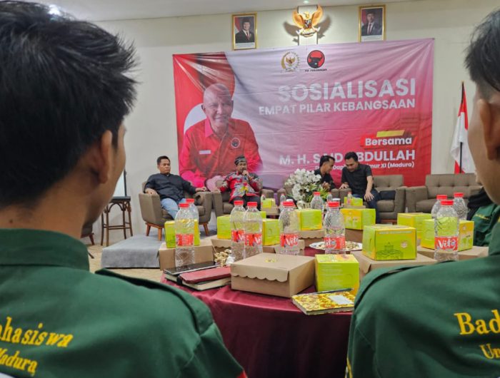 FOTO: Anggota DPR RI dari Daerah Pemilihan Jawa Timur XI, MH. Said Abdullah, menggelar Sosialisasi Empat Pilar Kebangsaan. Sabtu (6/9/2025), di ruang pertemuan Arya Wiraraja, Hotel de Baghraf Sumenep. (Ist/wartazone.com)