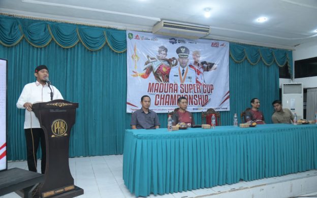 FOTO: Bupati Sumenep, Achmad Fauzi Wongsojudo, saat menyampaikan sambutan dalam ajang Esports Madura Championship 2025, di Sekretariat TP-PKK Kabupaten Sumenep, Minggu (7/9/2025).