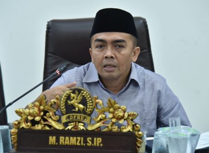 FOTO: Anggota DPRD Sumenep dari Dapil III, M. Ramzi. (Humas dan Protokol DPRD Sumenep/wartazone.com)