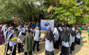 Kolaborasi Lintas Elemen, WCD Sumenep Bersihkan 1,17 Ton Sampah di Pantai Dapenda