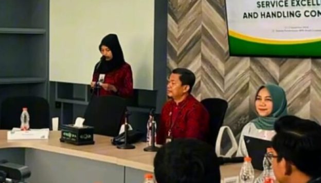 FOTO: PT BPRS Bhakti Sumekar bekerja sama dengan Muamalat Institute menggelar pelatihan bertajuk “Training Service Excellent & How to Handling Complaint” untuk meningkatkan kompetensi pegawai. (Ist/wartazone.com)