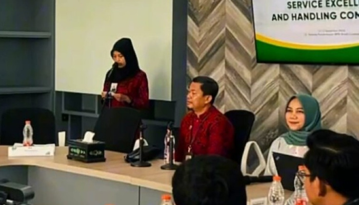 FOTO: PT BPRS Bhakti Sumekar bekerja sama dengan Muamalat Institute menggelar pelatihan bertajuk “Training Service Excellent & How to Handling Complaint” untuk meningkatkan kompetensi pegawai. (Ist/wartazone.com)