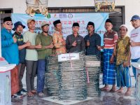 FOTO: Husky-CNOOC Madura Limited (HCML) melalui mitra pelaksana Bahtera saat menyerahkan bantuan hasil Jaring Aspirasi Masyarakat 2024. Sabtu (27/9/2025) di sejumlah desa Kecamatan Giligenting, Kabupaten Sumenep.