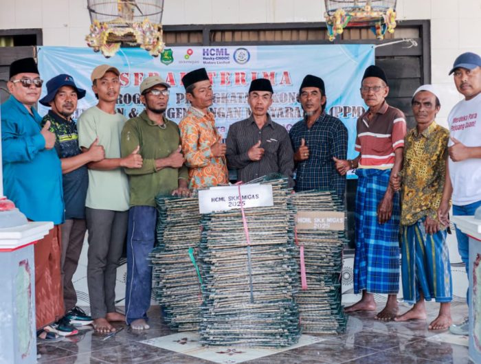 FOTO: Husky-CNOOC Madura Limited (HCML) melalui mitra pelaksana Bahtera saat menyerahkan bantuan hasil Jaring Aspirasi Masyarakat 2024. Sabtu (27/9/2025) di sejumlah desa Kecamatan Giligenting, Kabupaten Sumenep.
