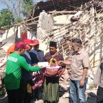 FOTO: Baznas Kabupaten Sumenep menyalurkan bantuan bagi korban gempa bumi bermagnitudo 6 yang mengguncang Pulau Sapudi, Selasa (30/9/2025) malam.
