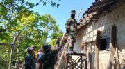 FOTO: Pemkab Sumenep menerjunkan tim melakukan rehabilitasi rumah-rumah warga yang terdampak gempa bumi berkekuatan magnitudo 6,5, di pulau Sapudi. Rabu (8/10/2025).