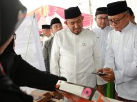 FOTO: BPRS Bhakti Sumekar menyambut Hari Jadi Kabupaten Sumenep ke-756, melalui kegiatan Bazar UMKM dan Pasar Murah, yang digelar di halaman kantor pusatnya sejak Rabu (22/10/2025) hingga Jumat (24/10/2025).
