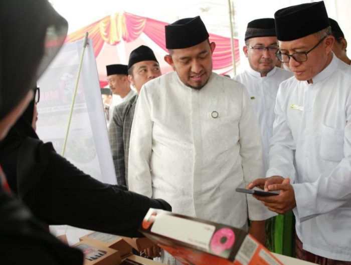 FOTO: BPRS Bhakti Sumekar menyambut Hari Jadi Kabupaten Sumenep ke-756, melalui kegiatan Bazar UMKM dan Pasar Murah, yang digelar di halaman kantor pusatnya sejak Rabu (22/10/2025) hingga Jumat (24/10/2025).