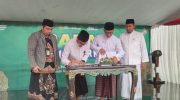 FOTO: Bank Perekomian Rakyat Syariah (BPRS) Bhakti Sumekar menandatangani nota kesepahaman (MoU) dengan Bank Muamalat Indonesia sebagai upaya memperkuat sistem layanan keuangan berbasis teknologi.