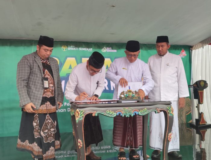 FOTO: Bank Perekomian Rakyat Syariah (BPRS) Bhakti Sumekar menandatangani nota kesepahaman (MoU) dengan Bank Muamalat Indonesia sebagai upaya memperkuat sistem layanan keuangan berbasis teknologi.