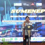 FOTO: Wakil Bupati Sumenep, KH. Imam Hasyim saat menyampaikan sambutan dalam gelaran Sumenep Investment Summit (SIS) 2025, di Pendopo Agung Keraton Sumenep, Senin (10/11/2025).