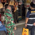 FOTO: Satpol PP Sumenep bersama tim turun langsung ke desa-desa dan kecamatan untuk berdialog dengan pedagang, tokoh masyarakat, dan perangkat desa. (Ist/wartazone.com)