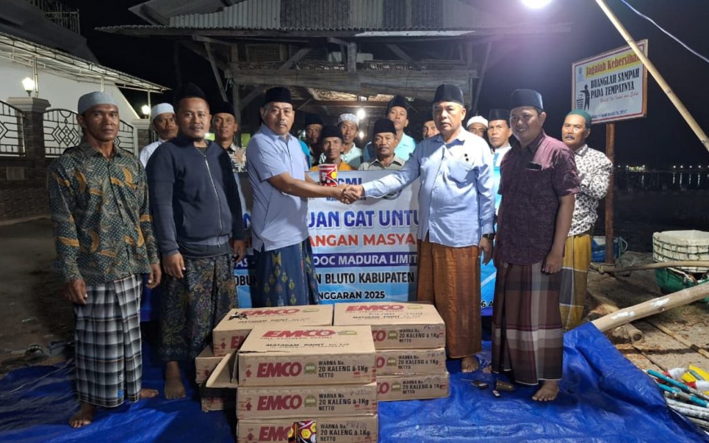 HCML Salurkan Bantuan untuk Nelayan Desa Lobuk dan Warga Giligenting