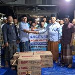 FOTO: Husky-CNOOC Madura Limited (HCML) saat menyalurkan bantuan bagi masyarakat pesisir. Pada Senin malam (17/11/2025), nelayan Desa Lobuk, Kecamatan Bluto, Kabupaten Sumenep, menerima bantuan cat untuk perawatan perahu.