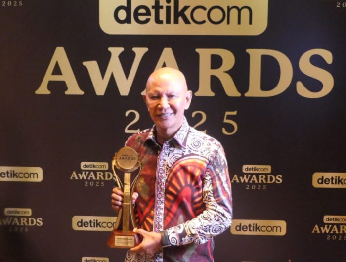 FOTO: Ketua Badan Anggaran (Banggar) DPR RI, Said Abdullah, menerima penghargaan sebagai Tokoh Pengawal Stabilitas Fiskal APBN pada ajang detikcom Awards 2025 yang digelar di The Westin Jakarta, Selasa (25/11/2025).