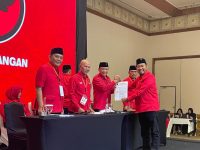 FOTO: Achmad Fauzi Wongsojudo ditunjuk kembali sebagai Ketua Dewan Pimpinan Cabang (DPC) PDI Perjuangan Kabupaten Sumenep, masa bakti 2025–2030, di Surabaya, Sabtu (20 Desember 2025).