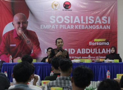 FOTO: Anggota DPR RI dari Daerah Pemilihan Jawa Timur XI (Madura), MH. Said Abdullah, menggelar Sosialisasi Empat Pilar Kebangsaan dengan menyasar kalangan pemuda dan mahasiswa, bertempat di Ruang Pertemuan Arya Wiraraja, Hotel de Baghraf Sumenep, Senin (22/12/2025).